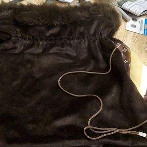 Women cute  brown duffle drawstring bag w / fur